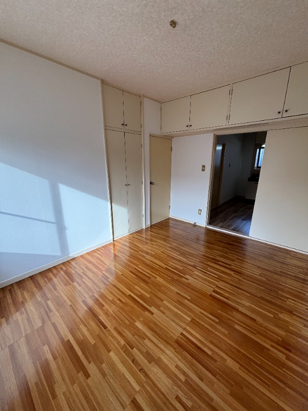 ��ʌ��������܎s�k��{�����R���ڂ̃A�p�[�g�̂��̑������E�X�y�[�X