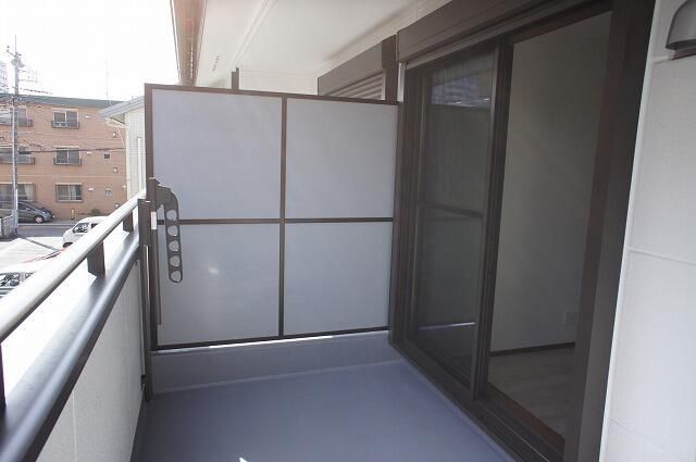 ��ʌ��������܎s�Y�a��k�Y�a�P���ڂ̃A�p�[�g�̃o���R�j�[