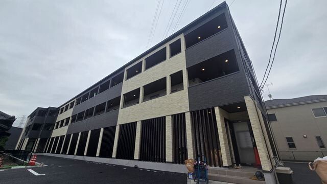 ��ʌ�����s�厚�҂̃A�p�[�g�̌����O��