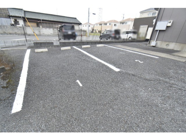 ��ʌ��@�c�s�Β��R���ڂ̃A�p�[�g�̒��ԏ�