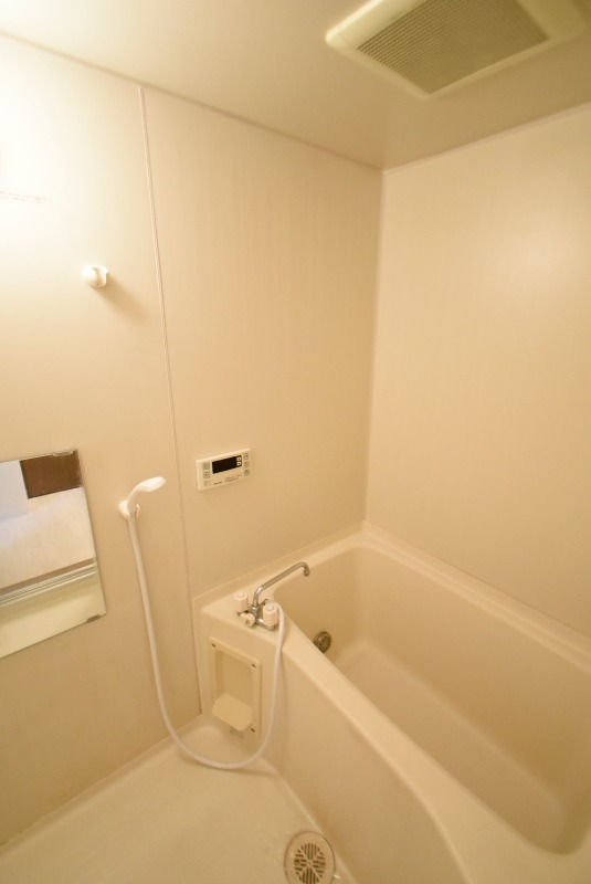 ��ʌ�����s�˒˂R���ڂ̃}���V�����̃o�X