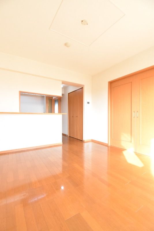 ��ʌ������s���h�P���ڂ̃}���V�����̋��ԁE���r���O