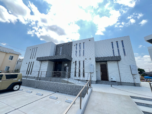 ��ʌ��������܎s�΋��Ԗ؂R����38-15�̃}���V�����̌����O��