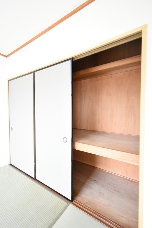 ��ʌ�����s�˒˂R���ڂ̃}���V�����̎��[