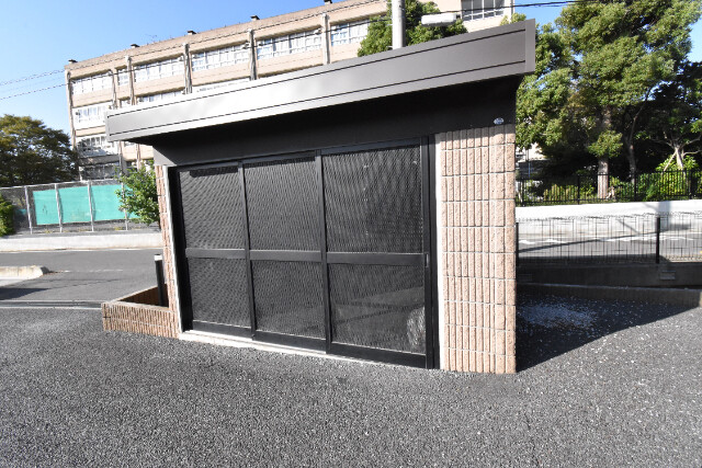 ��ʌ������s���h�P���ڂ̃}���V�����̂��̑�