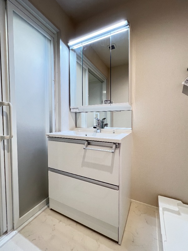 ��ʌ��������܎s�΋��Ԗ؂R���ڂ̃}���V�����̐��ʏ�