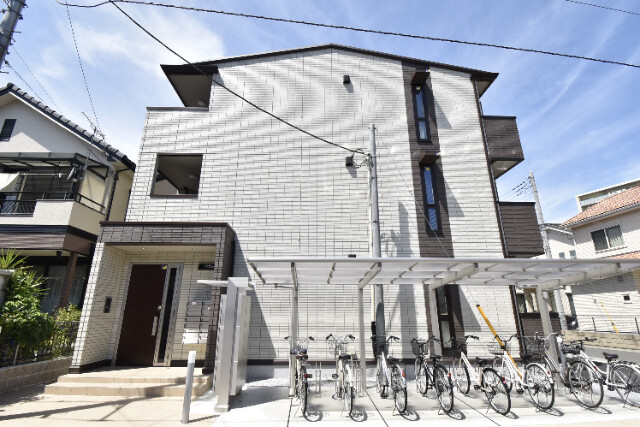 ��ʌ��������܎s�k����i���Q���ڂ̃A�p�[�g�̌����O��