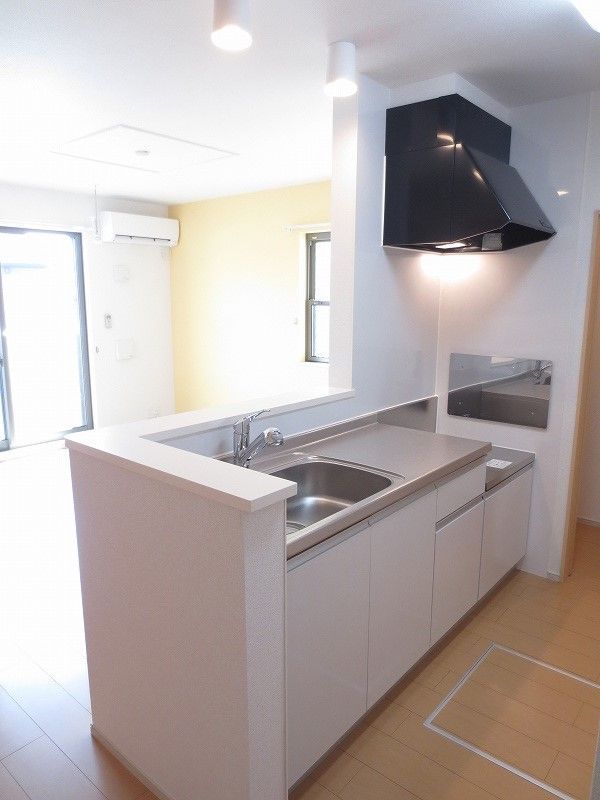 ��ʌ��������܎s��΋�厚�{�h�̃A�p�[�g�̃L�b�`��