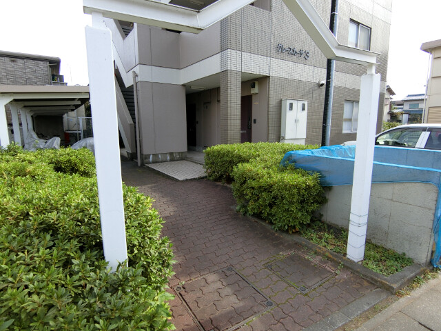 ��ʌ��������܎s������ۃ��蒬�̃}���V�����̃G���g�����X