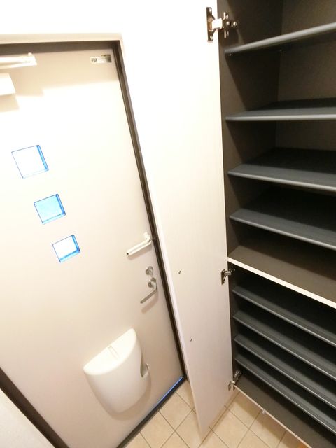 ��ʌ�����s�ܔԒ��̃A�p�[�g�̌���