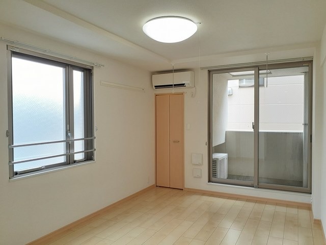 ��ʌ��z�J�s�z���J�Q���ڂ̃}���V�����̋��ԁE���r���O