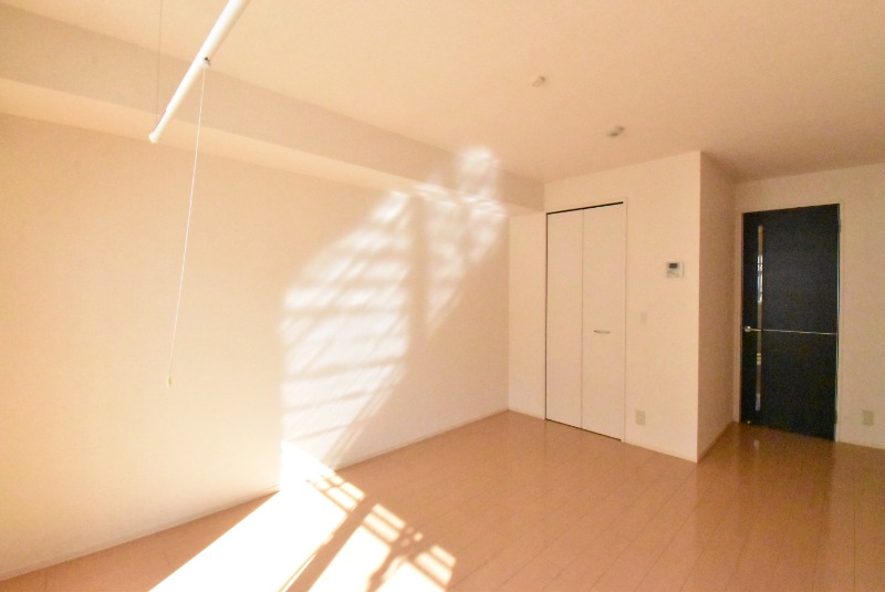 ��ʌ��z�J�s�J�����P���ڂ̃A�p�[�g�̋��ԁE���r���O