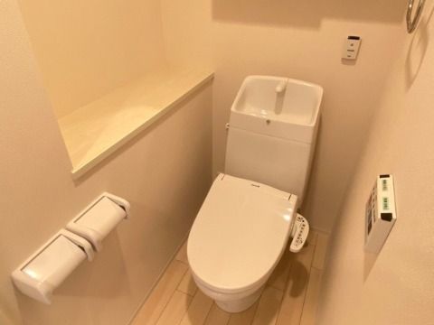 ��ʌ�����s�厚�Ɋ��̃}���V�����̃g�C��