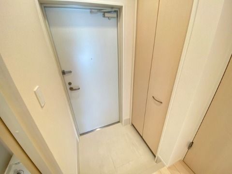 ��ʌ�����s�厚�Ɋ��̃}���V�����̌���