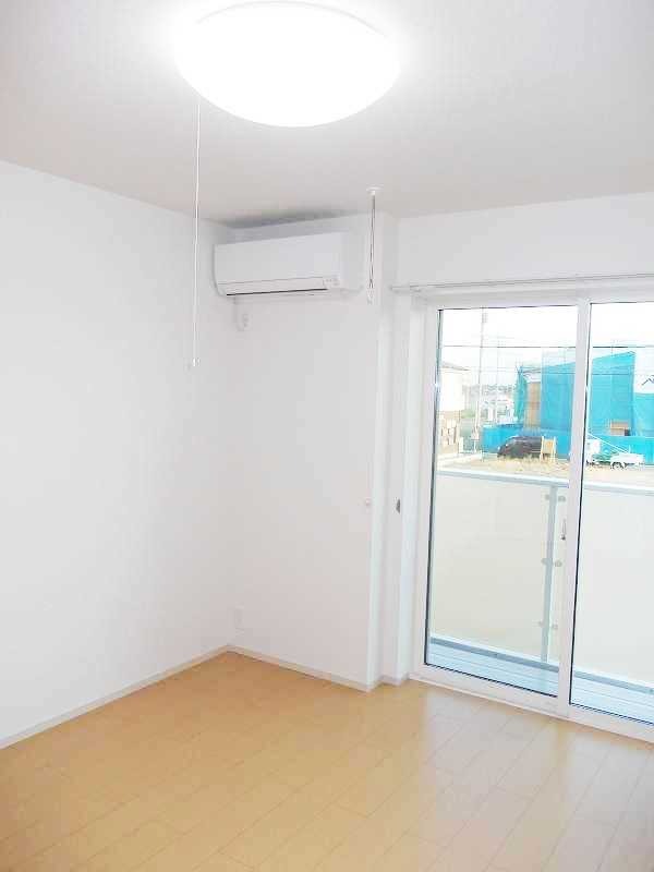 ��ʌ��z�J�s���C�N�^�E���U���ڂ̃}���V�����̋��ԁE���r���O