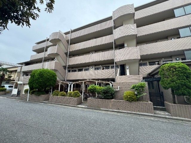 ��ʌ�����s����T���ڂ̃}���V�����̌����O��