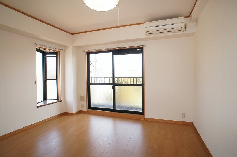 ��ʌ�����s�؂S���ڂ̃}���V�����̋��ԁE���r���O