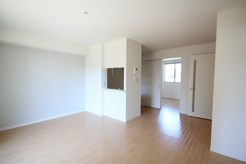 ��ʌ��������܎s������厚�쒆��̃A�p�[�g�̋��ԁE���r���O