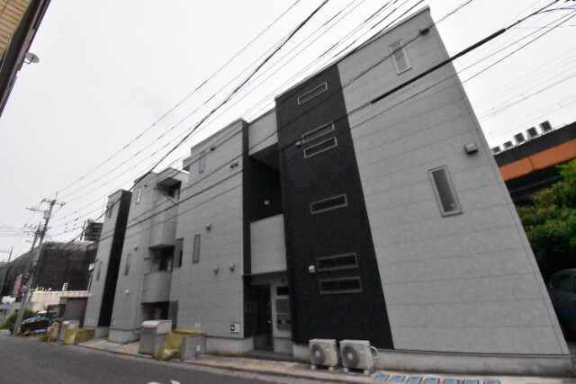 ��ʌ�����s���ԂP����1-7�̃A�p�[�g�̌����O��