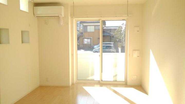 ��ʌ������s���v��̃A�p�[�g�̋��ԁE���r���O