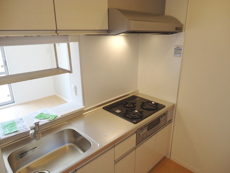 ��ʌ��������܎s������厚�쒆��̃A�p�[�g�̃L�b�`��