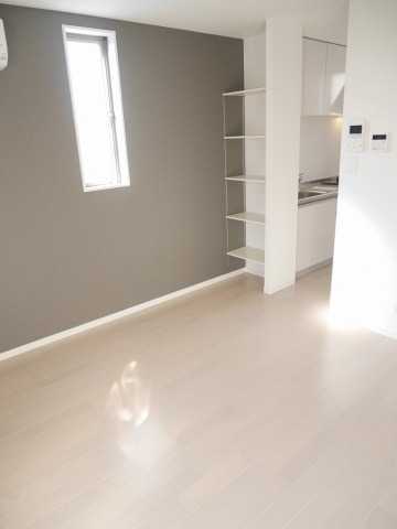 ��ʌ�����s���ԂP���ڂ̃A�p�[�g�̐Q��