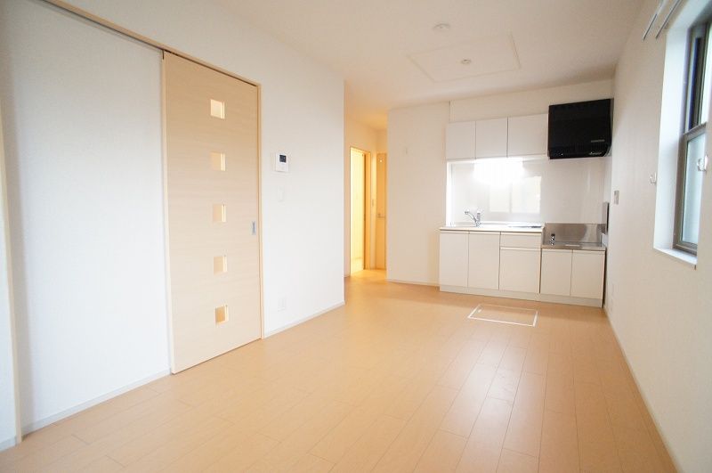 ��ʌ��������܎s�΋�厚���̃A�p�[�g�̋��ԁE���r���O