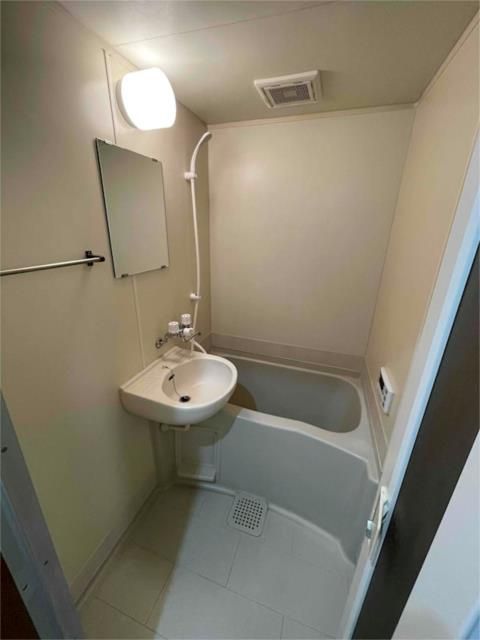 ��ʌ��z�J�s�k�z�J�Q���ڂ̃}���V�����̃o�X