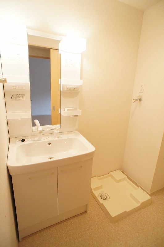 ��ʌ��������܎s�΋�厚���̃A�p�[�g�̐��ʏ�