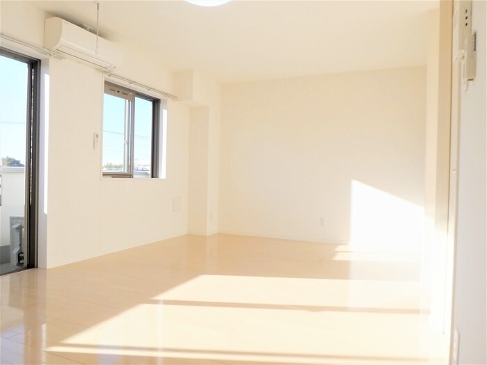 ��ʌ�����s�厚�_�˂̃}���V�����̋��ԁE���r���O