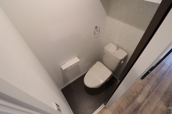 ��ʌ�����s�΋u�Q���ڂ̃A�p�[�g�̃g�C��