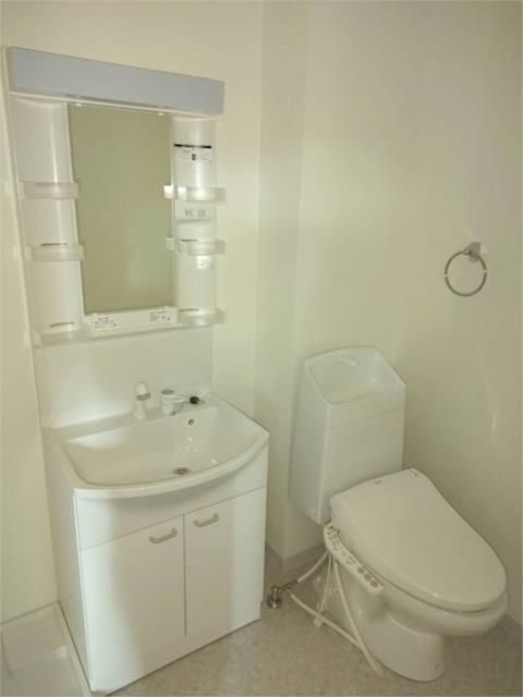 ��ʌ��z�J�s�k�z�J�Q���ڂ̃A�p�[�g�̐��ʏ�