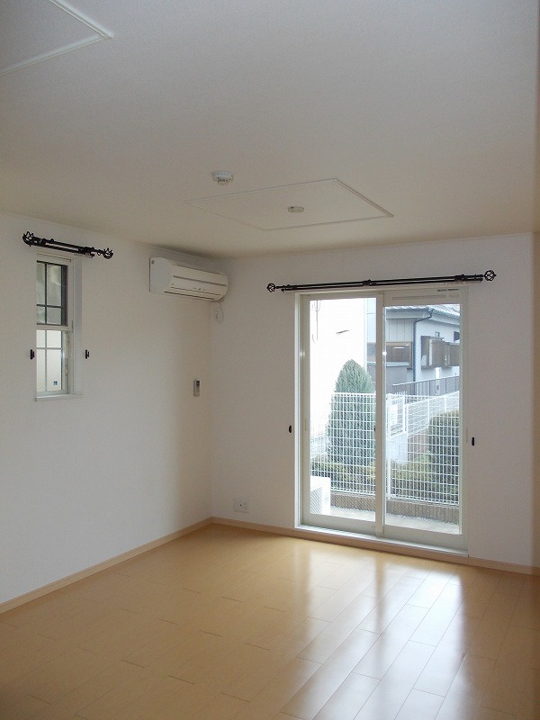 ��ʌ��z�J�s�ԓc�S���ڂ̃A�p�[�g�̋��ԁE���r���O