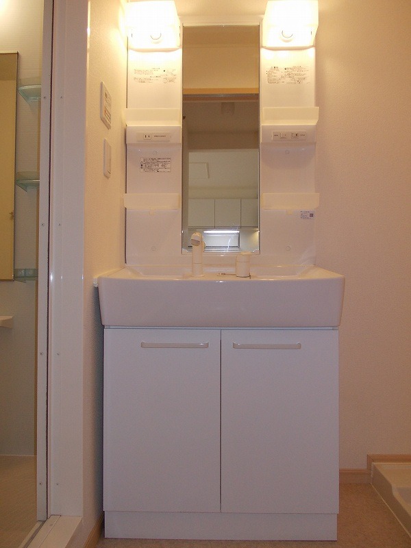 ��ʌ��z�J�s�ԓc�S���ڂ̃A�p�[�g�̐��ʏ�