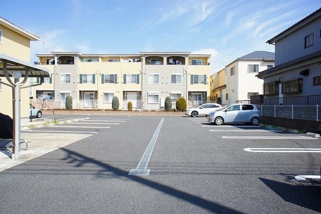 ��ʌ��z�J�s�ԓc�S���ڂ̃A�p�[�g�̒��ԏ�