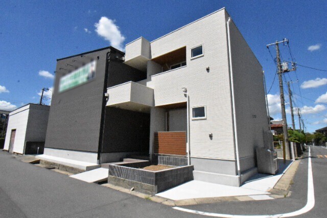 ��ʌ��������܎s��΋擌��΂R���ڂ̃A�p�[�g�̌����O��