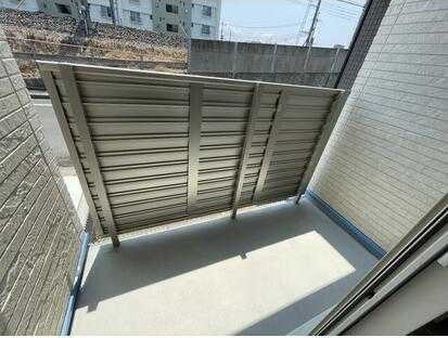 ��ʌ��������܎s��΋擌��΂R���ڂ̃A�p�[�g�̃o���R�j�[