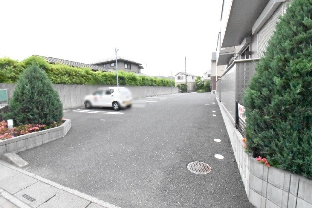 ��ʌ��z�J�s�V�z�J�P���ڂ̃A�p�[�g�̒��ԏ�