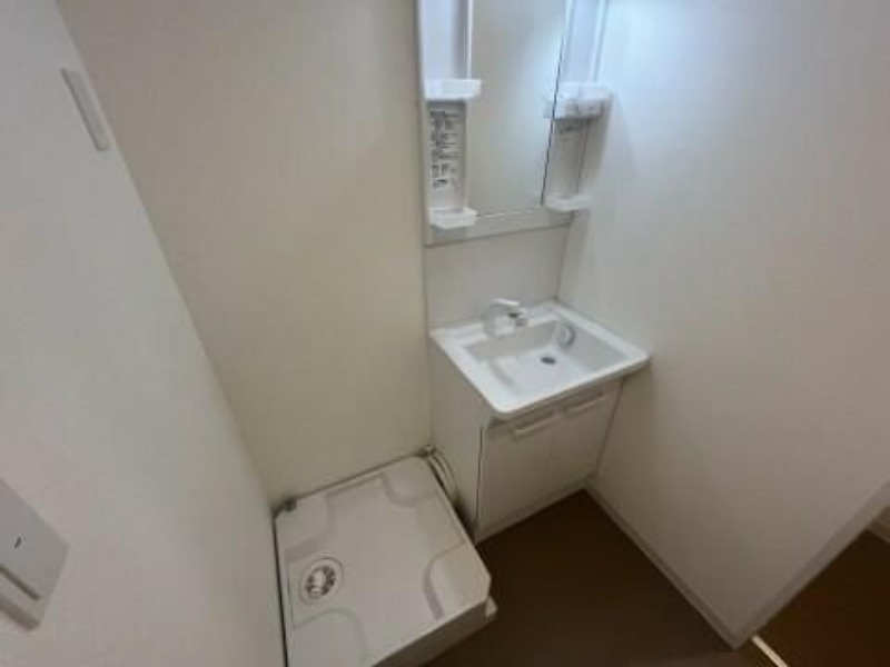 ��ʌ��������܎s�k����i���Q���ڂ̃A�p�[�g�̐��ʏ�