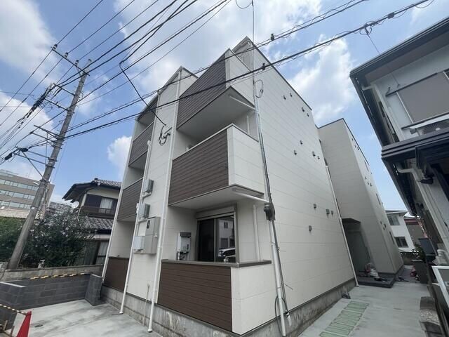 ��ʌ��������܎s�k����i���Q���ڂ̃A�p�[�g�̃G���g�����X