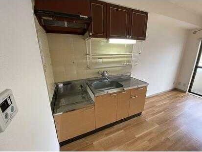 ��ʌ��z�J�s�ԎR���Q���ڂ̃}���V�����̃L�b�`��