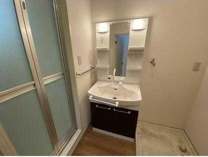 ��ʌ��z�J�s�ԎR���Q���ڂ̃}���V�����̐��ʏ�