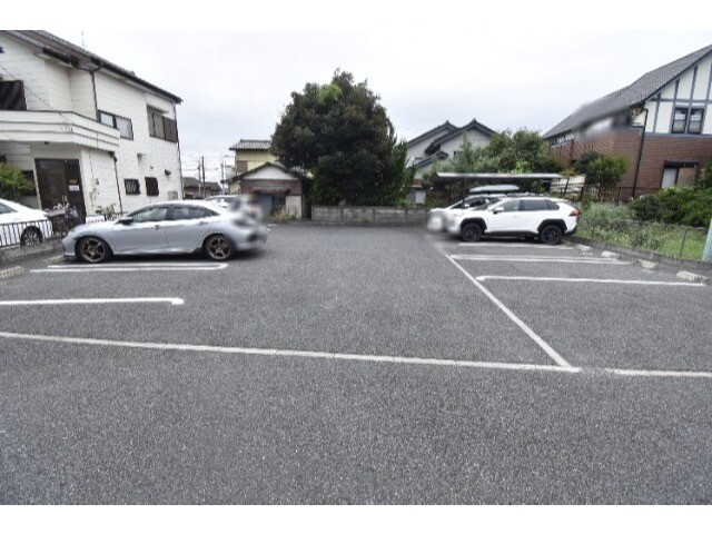 ��ʌ��������܎s����厚�w��̃A�p�[�g�̒��ԏ�