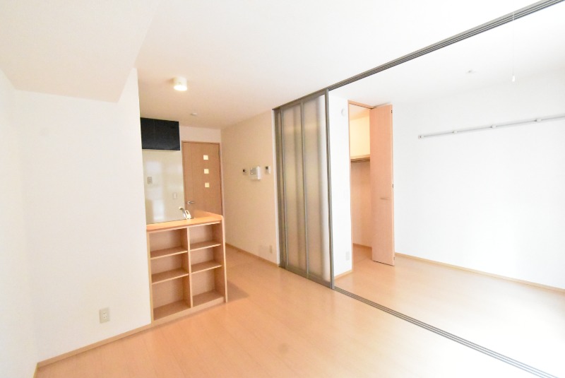 ��ʌ������s�������̃A�p�[�g�̋��ԁE���r���O