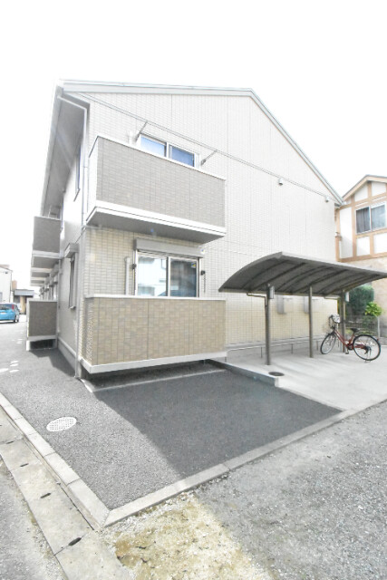 ��ʌ������s�������̃A�p�[�g�̌����O��