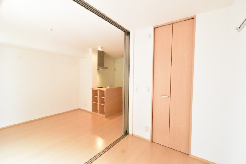 ��ʌ������s�������̃A�p�[�g�̂��̑������E�X�y�[�X