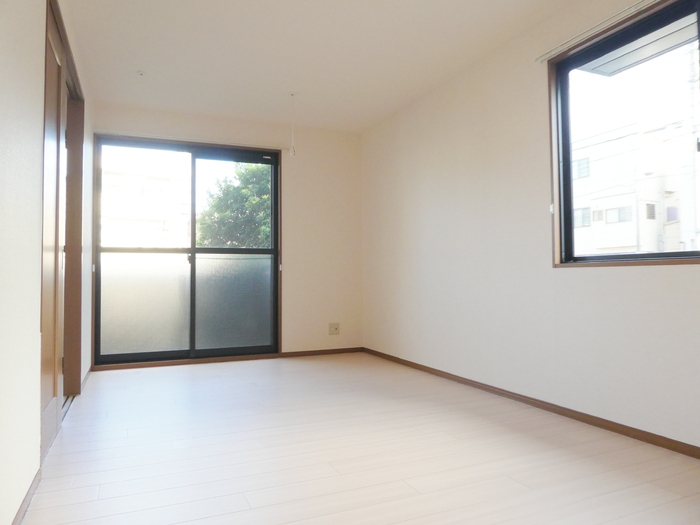 ��ʌ�����s��ؐ��T���ڂ̃A�p�[�g�̋��ԁE���r���O