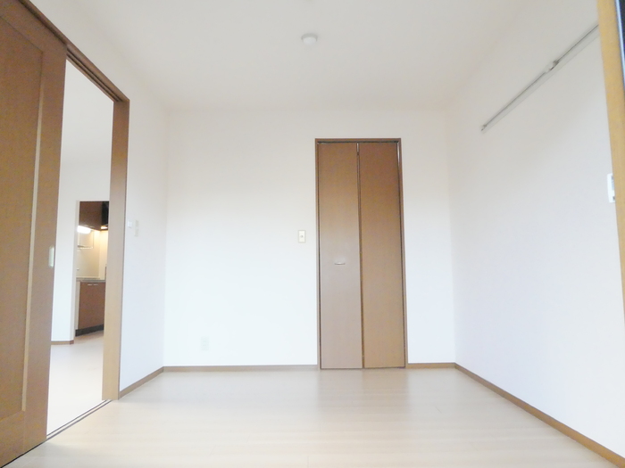 ��ʌ�����s��ؐ��T���ڂ̃A�p�[�g�̂��̑������E�X�y�[�X