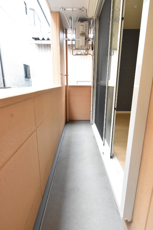 ��ʌ��������܎s������V�����T���ڂ̃A�p�[�g�̃o���R�j�[