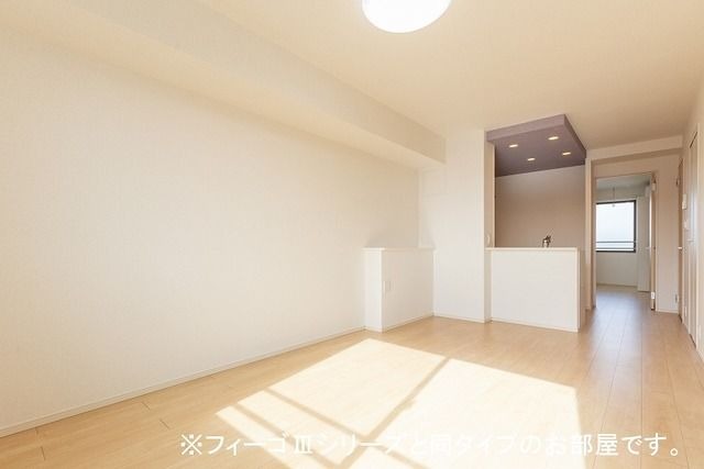 ��ʌ�����s���ԂQ���ڂ̃A�p�[�g�̋��ԁE���r���O